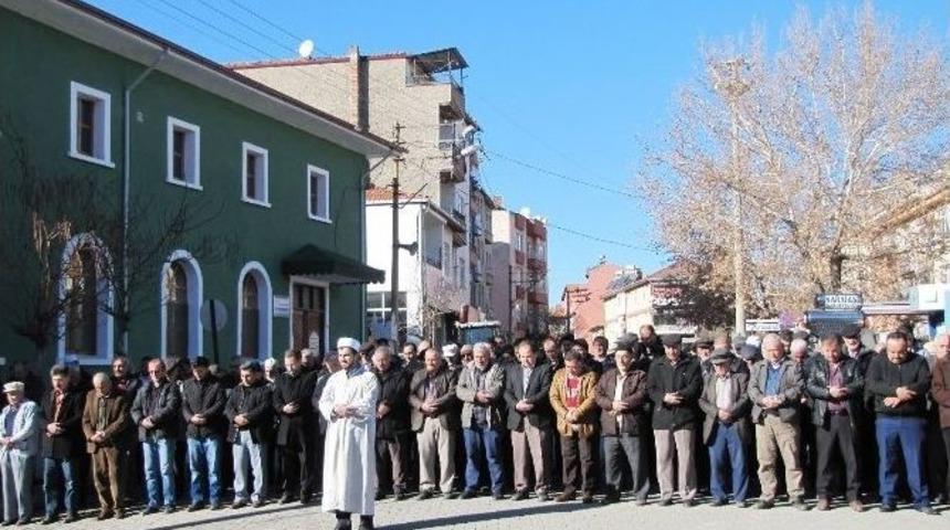 Hisarcık&rsquo;ta Halep Şehitleri İ&ccedil;in Gıyabi Cenaze Namazı