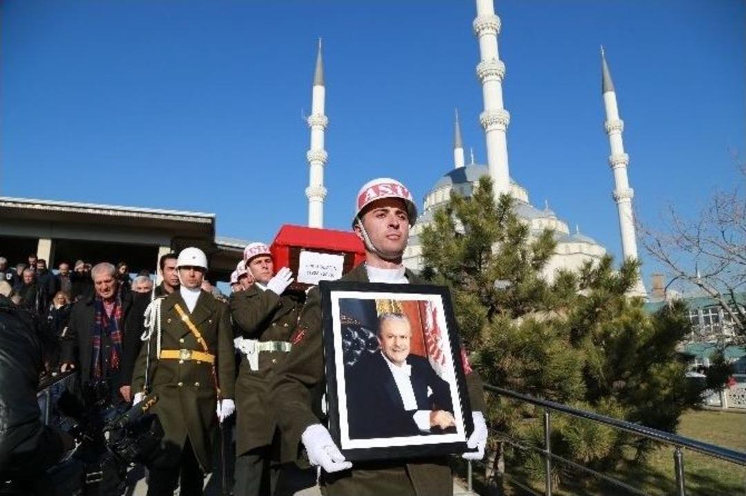 Eski Tbmm Başkanı Sezgin Son Yolculuğuna Uğurlandı