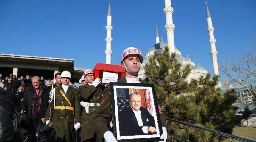 Eski Tbmm Başkanı Sezgin Son Yolculuğuna Uğurlandı