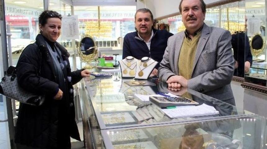 (&ouml;zel Haber) Dolar Bozduran Parasını Altına Yatırıyor