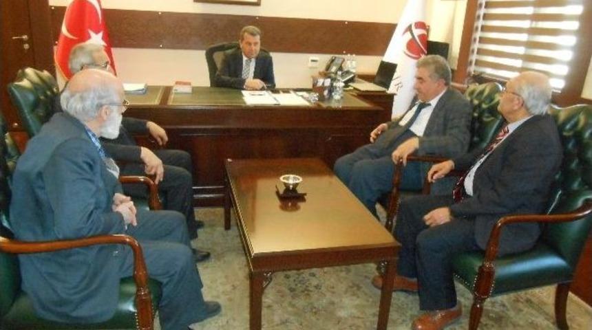 Eskişehirli Şair Ve Ozanlardan Eskişehir Valisi Azmi &Ccedil;elik&rsquo;e Ziyaret