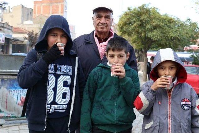 İkram &Ccedil;eşmesinden Her Cuma Sıcak &Ccedil;orba Akıyor 1