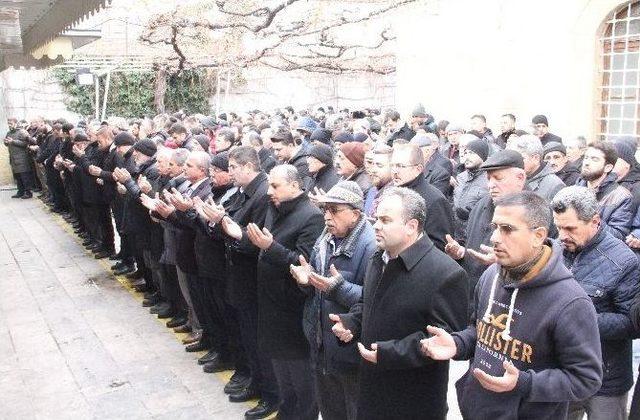 Halep’te Hayatını Kaybedenler İçin Gıyabi Cenaze Namazı 2