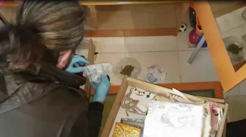 İzmir&rsquo;de Torbacılara Nefes Kesen Baskın