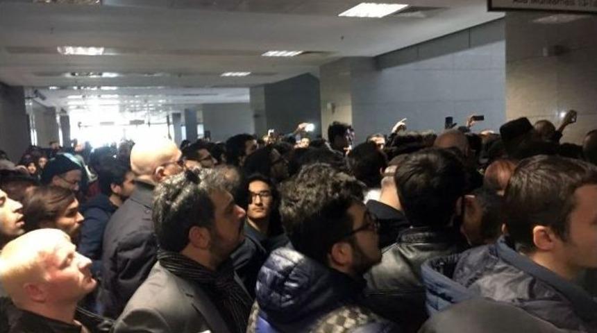 Mavi Marmara Duruşması &Ouml;ncesi Adliyede Gerginlik