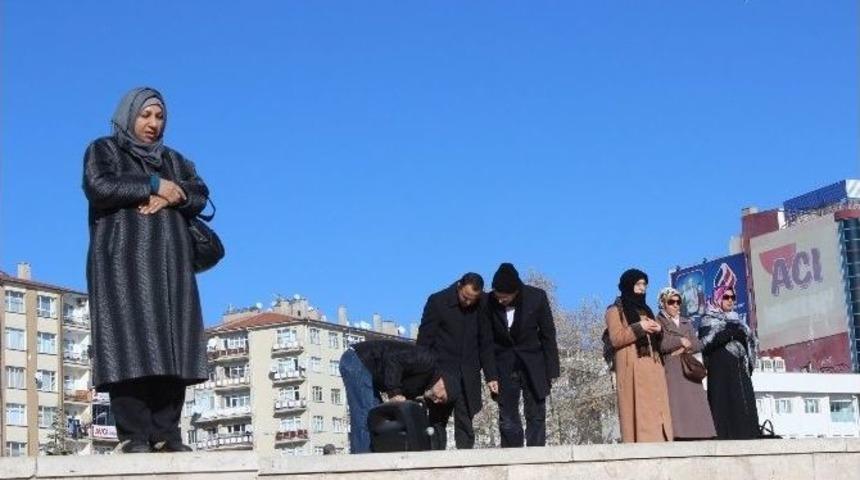 Halep’te Hayatını Kaybedenler İçin Memur-sen Üyeleri Gıyabi Cenaze Namazı Kıldı