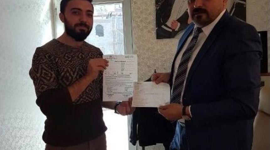 10 Bin Dolarını Bozduran Vatandaş 5 Bin Tl&rsquo;lik D&uuml;ğ&uuml;n&uuml; Kaptı