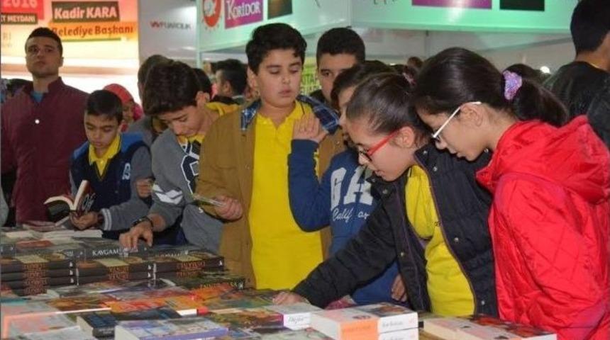 Osmaniye&rsquo;de Kitap Fuarı A&ccedil;ıldı