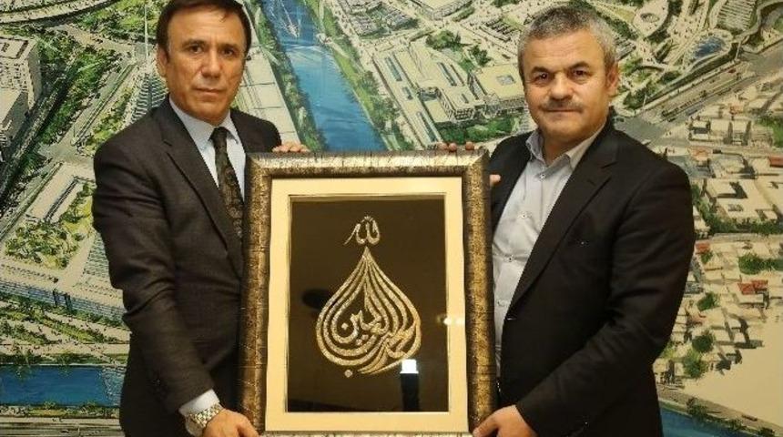 &Uuml;nal&rsquo;dan Başkan Gen&ccedil;&rsquo;e Tebrik