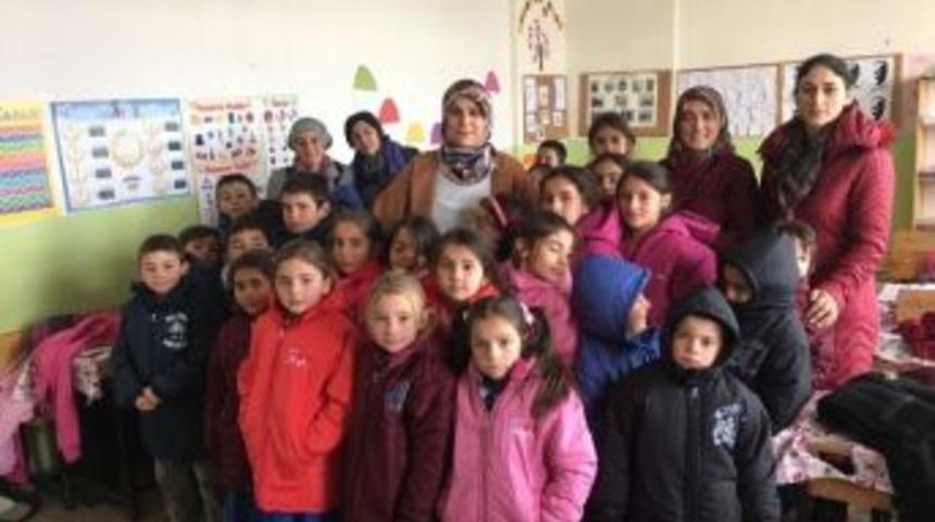 &Ouml;ğrencilere Giysi Yardımı