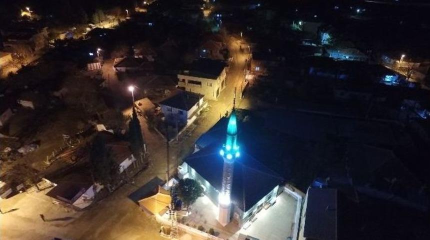 Alaşehir Belediyesi Camilere Destek Vermeye Devam Ediyor