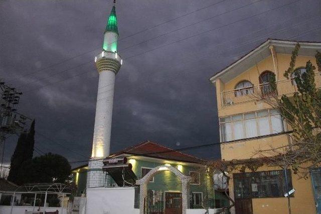 Alaşehir Belediyesi Camilere Destek Vermeye Devam Ediyor 1