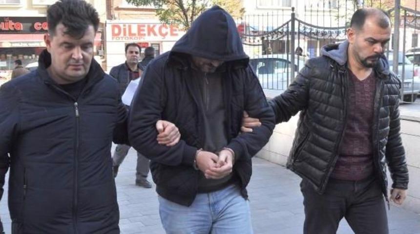 Kendisini Bakanlık M&uuml;fettişi Olarak Tanıtan Dolandırıcı Yakalandı