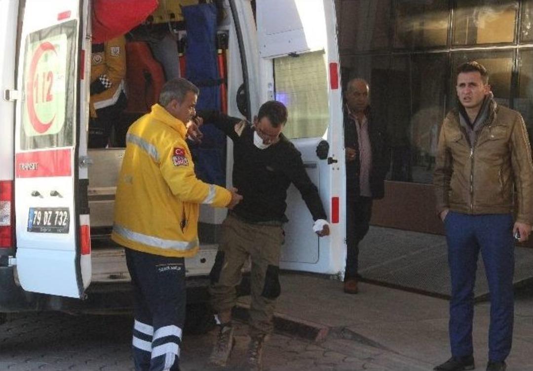 Suriye&rsquo;deki &Ccedil;atışmalarda Yaralanan 10 Suriyeli Kilis&rsquo;e Getirildi