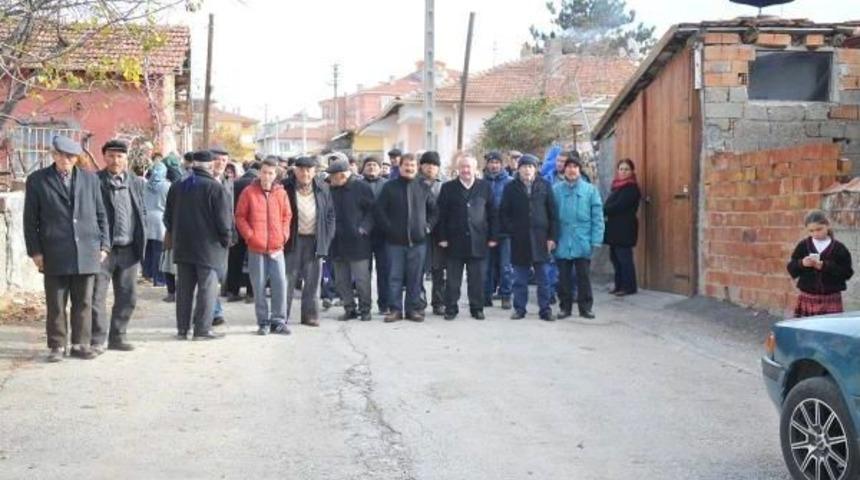 Mahalle Sakinlerinden Baz Istasyonu Tepkisi