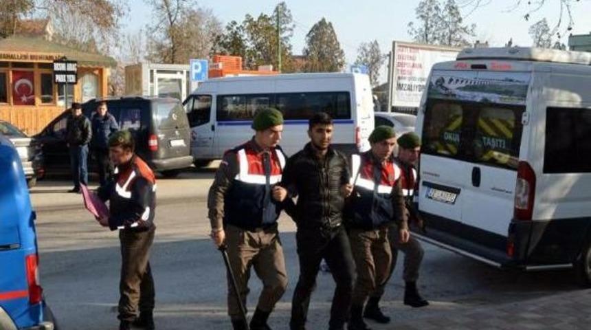 Cinayet Zanlısı Yunanistan'a Ka&ccedil;arken Yakalandı