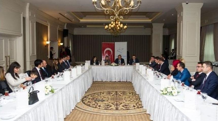 Taşyapan &Ccedil;iftinden M&uuml;lki İdare Amirlerine Veda Yemeği
