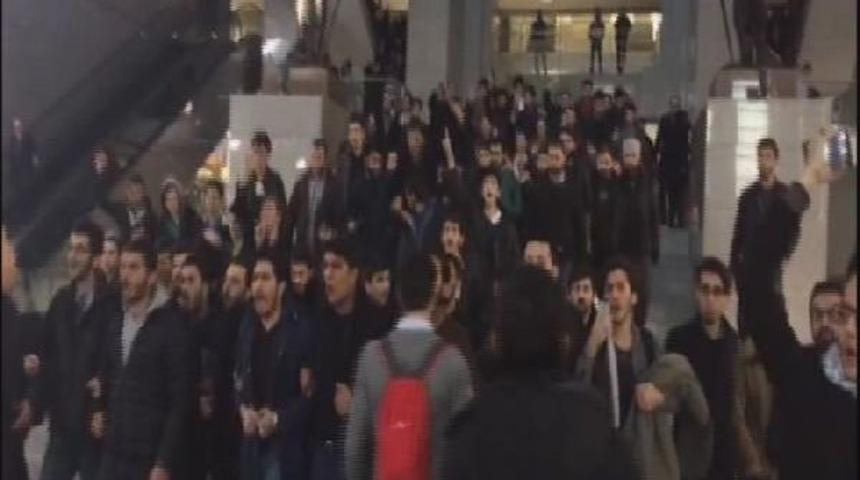 Mavi Marmara Davasında Tekbir Getirerek Salonu Terk Ettiler