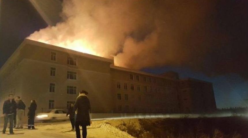 Edirne&rsquo;de İmam Hatip Lisesinde &Ccedil;ıkan Yangın Korkuttu