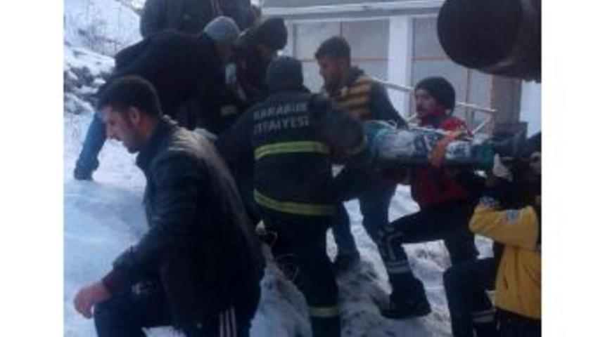 İnşaattan D&uuml;şen Iş&ccedil;i, Hastanede Yaşam M&uuml;cadelesini Kaybetti