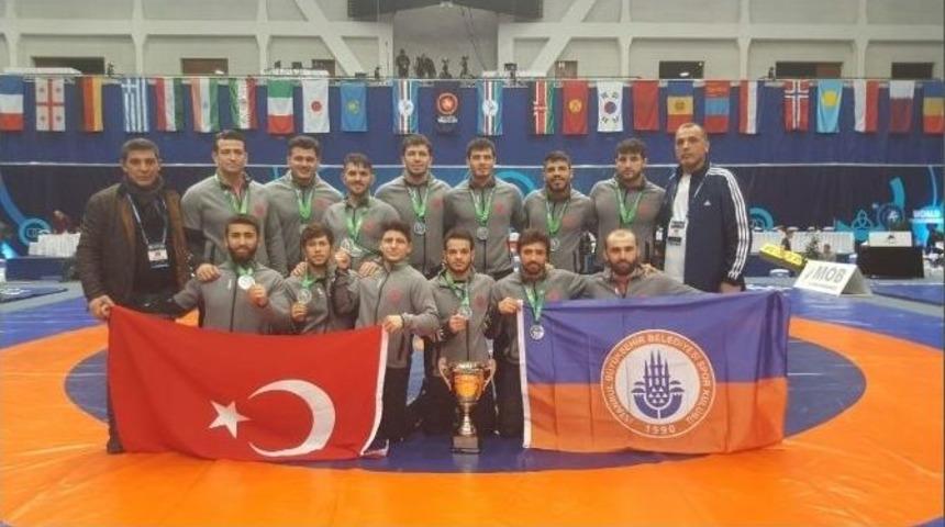 İstanbul B&uuml;y&uuml;kşehir Belediyespor, D&uuml;nya Kul&uuml;pler Şampiyonası İkincisi Oldu