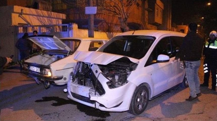 Aranan Şahıs Kendisini Kovalayan Polis Aracıyla &Ccedil;arpıştı