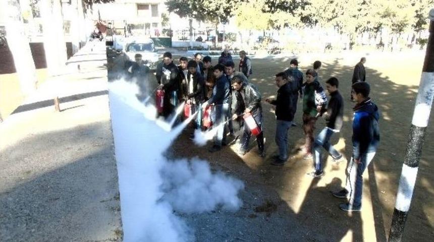 İmam Hatip Lisesinde Ger&ccedil;eği Aratmayan Yangın Tatbikatı