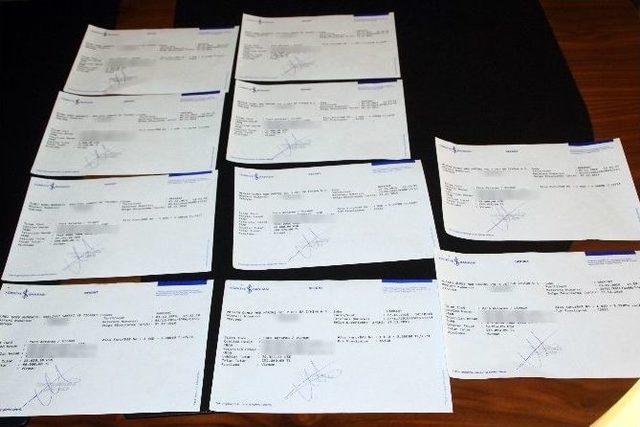 (&ouml;zel Haber) Hakkarili İş Adamı 400 Bin Dolarını Tl&rsquo;ye &Ccedil;evirdi 1