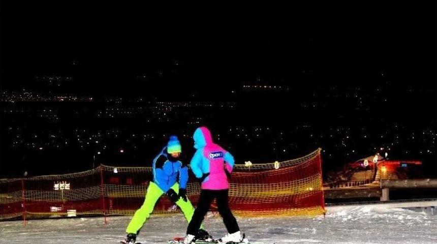 Paland&ouml;ken&rsquo;de Gece Kayak Keyfi