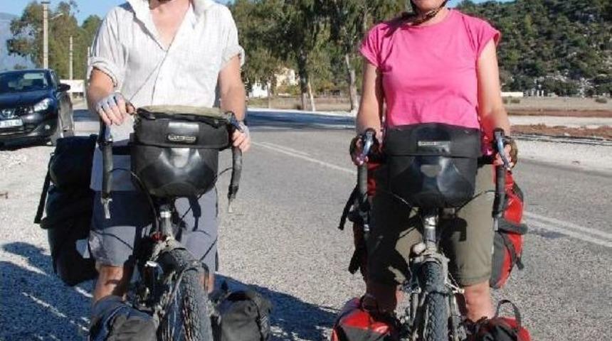 İngiliz &Ouml;ğretmen &Ccedil;iftin Bisikletle D&uuml;nya Turu