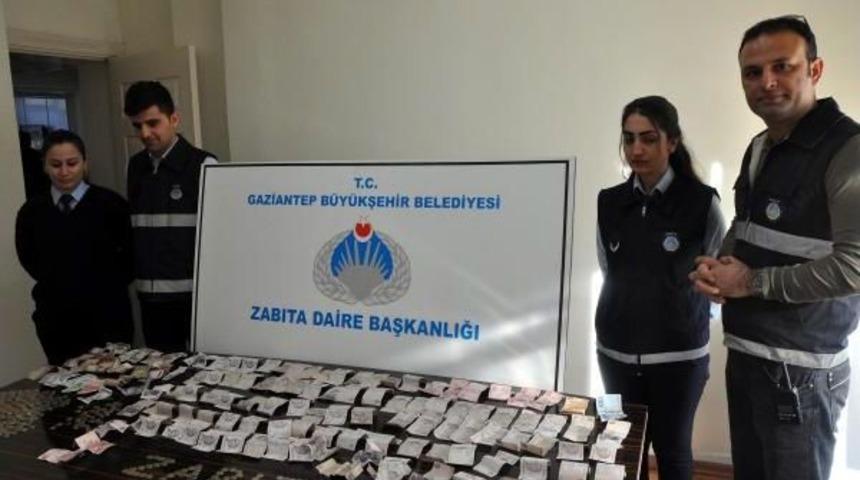 Dilencilerden Zabıtaya 'd&ouml;vizli' &Ouml;nlem