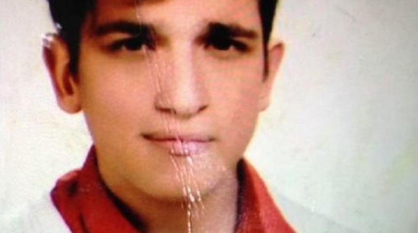 17 Yaşındaki Liseli Okul Bah&ccedil;esinde Kalbine Yenik D&uuml;şt&uuml;