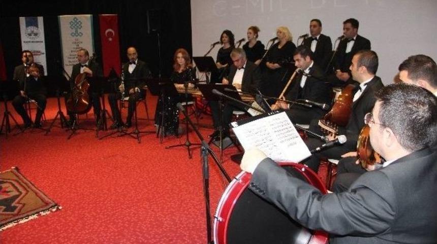 Elazığ&rsquo;da Tanburi Cemil Bey Anısına Konser Verildi
