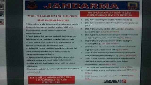 Jandarma Ekipleri Broş&uuml;r Dağıtarak S&uuml;r&uuml;c&uuml;leri Bilgilendirdi 2