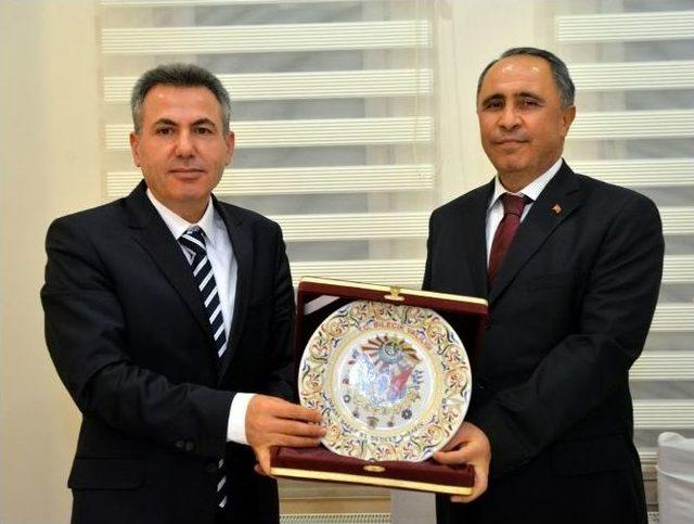 Vali Yardımcıları Ve Kaymakamlara Veda Yemeği 2