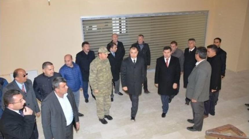Vali Toprak Yazıhan İl&ccedil;esinde İncelemelerde Bulundu