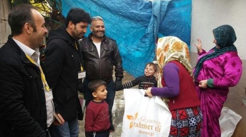 Rahmeteli Derneğinden M&uuml;lteci &Ccedil;ocuklara Ayakkabı Yardımı