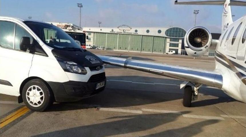 Atat&uuml;rk Havalimanında &Ouml;zel Jete Minib&uuml;s &Ccedil;arptı