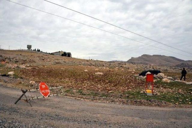 Pkk'lılar Karakola Bombalı Arçla 300 Metre Yaklaşabilmiş