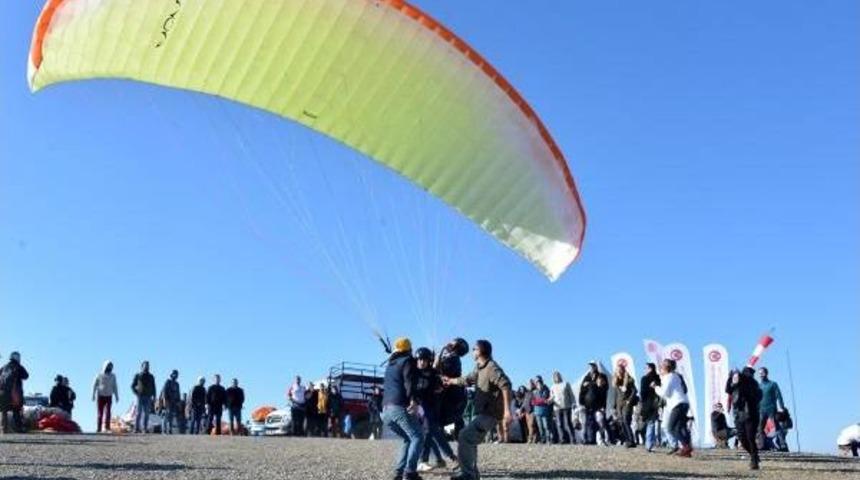 İşitme Engelliler G&ouml;ky&uuml;z&uuml;ne U&ccedil;tu