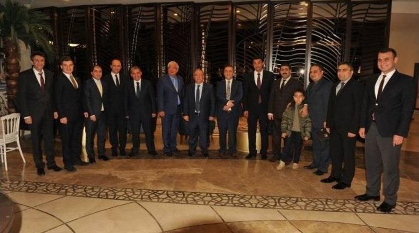 Vali&rsquo;den G&ouml;rev Yerleri Değişen B&uuml;rokratlara Veda Yemeği