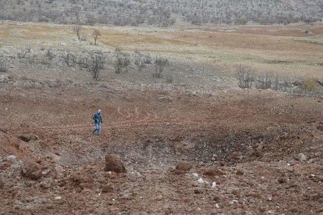 Diyarbakır’da Saldırı Sonrası 3.5 Metre Derinliğinde Çukur Açıldı