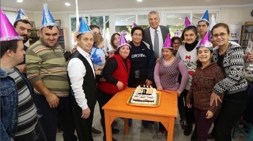 Mezitli Down Cafe Birinci Yaşını Kutladı