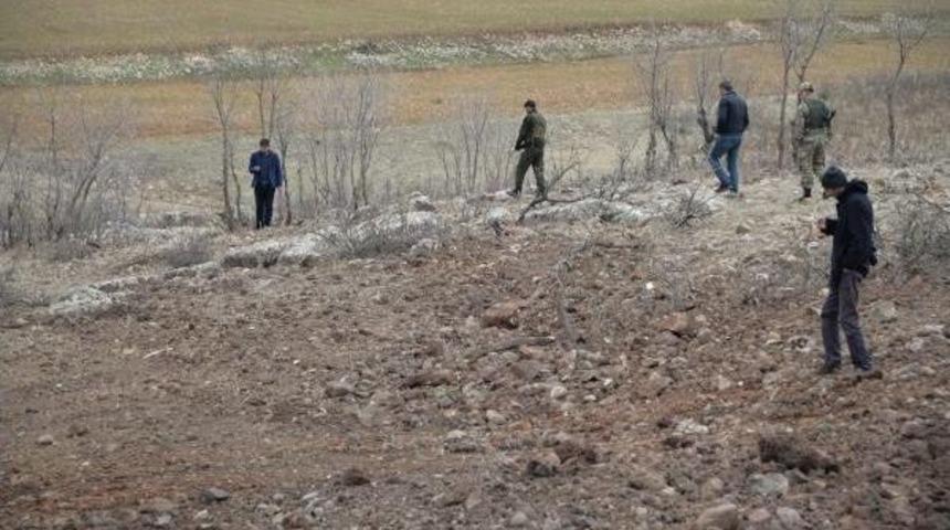 Pkk'lılar Karakola Bombalı Ara&ccedil;la 300 Metre Yaklaşabilmiş (2)