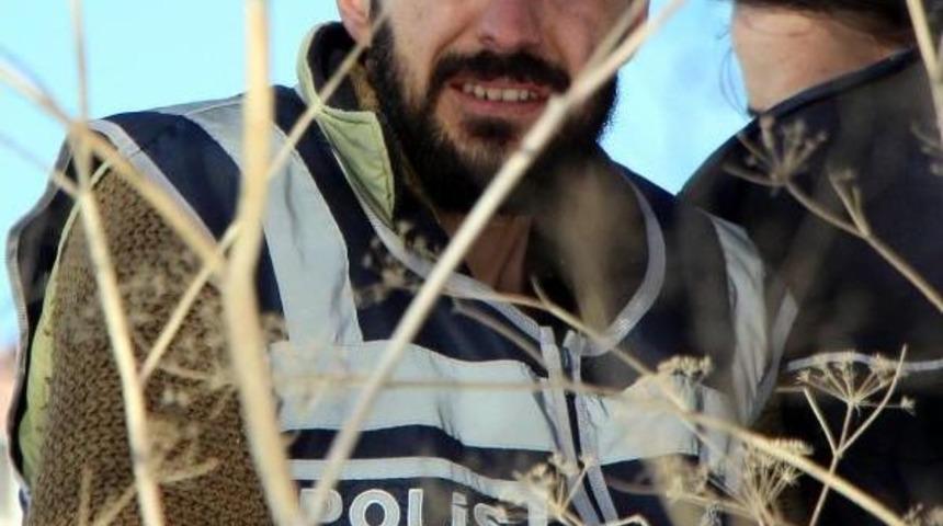 Tekstil Iş&ccedil;isi, Ka&ccedil;ırmaya Kalkıştığı &Uuml;niversiteli Berfin'i &Ouml;ld&uuml;rd&uuml;