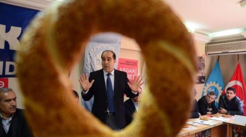 Asgari &Uuml;crete Zam Yapılmamasına 'simitli' Protesto