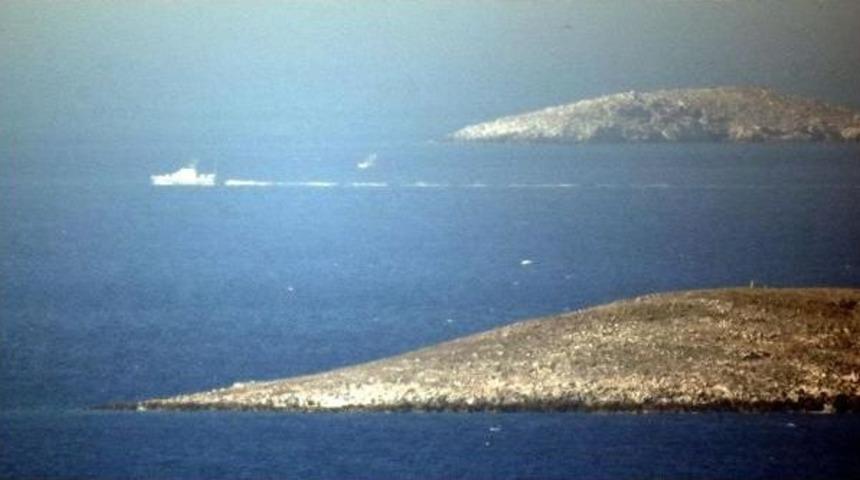 Yelkenli Teknede 58 M&uuml;lteci Yakalandı