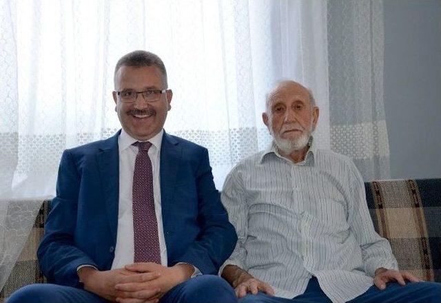Karacabey Belediye Başkanı Özkan’dan Babasına Son Görev