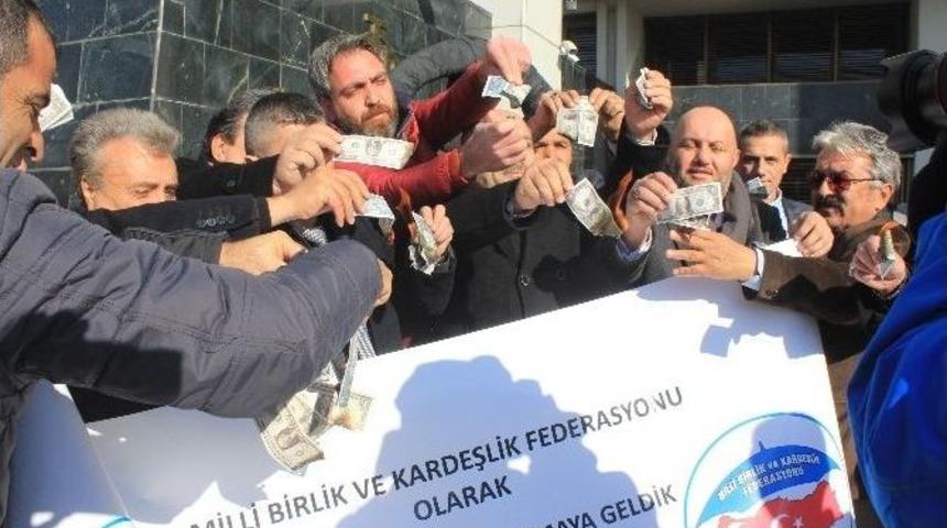 Merkez Bankası &Ouml;n&uuml;nde Dolar Eylemi