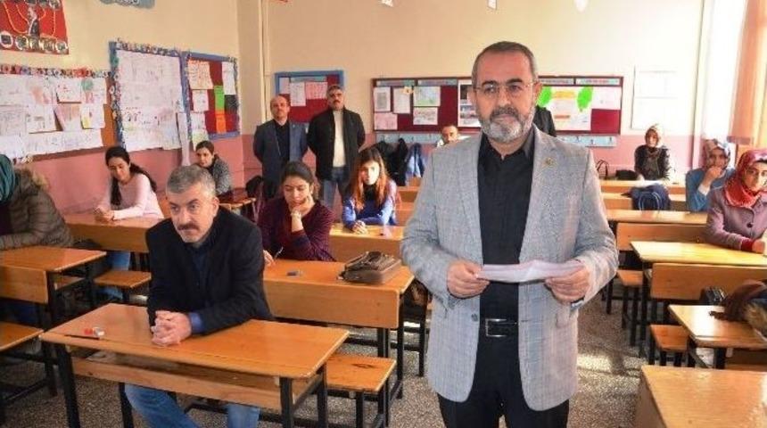Aday &Ouml;ğretmenler Deneme Sınavına Girdi